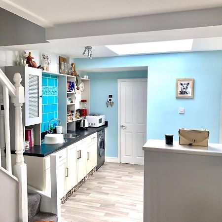 Stay In The Heart Of York At The Hampden - Free Parking - York Holiday Home Exteriér fotografie