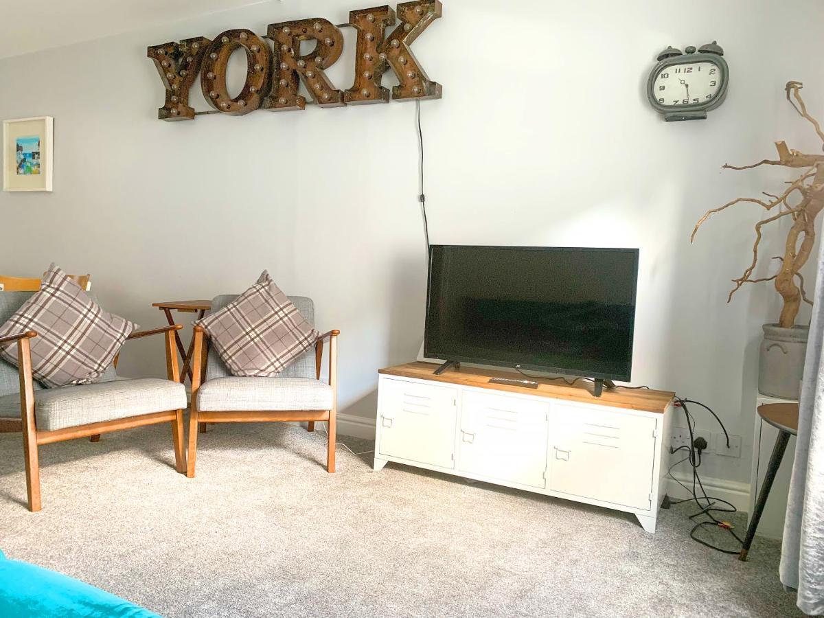 Stay In The Heart Of York At The Hampden - Free Parking - York Holiday Home Exteriér fotografie